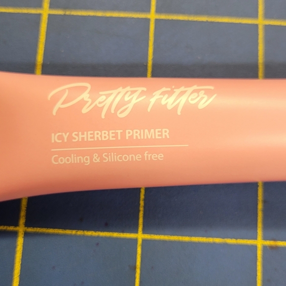 Touch on Sol Pretty Fitter Icy Shebert 0.5 FL oz - Picture 2 of 4